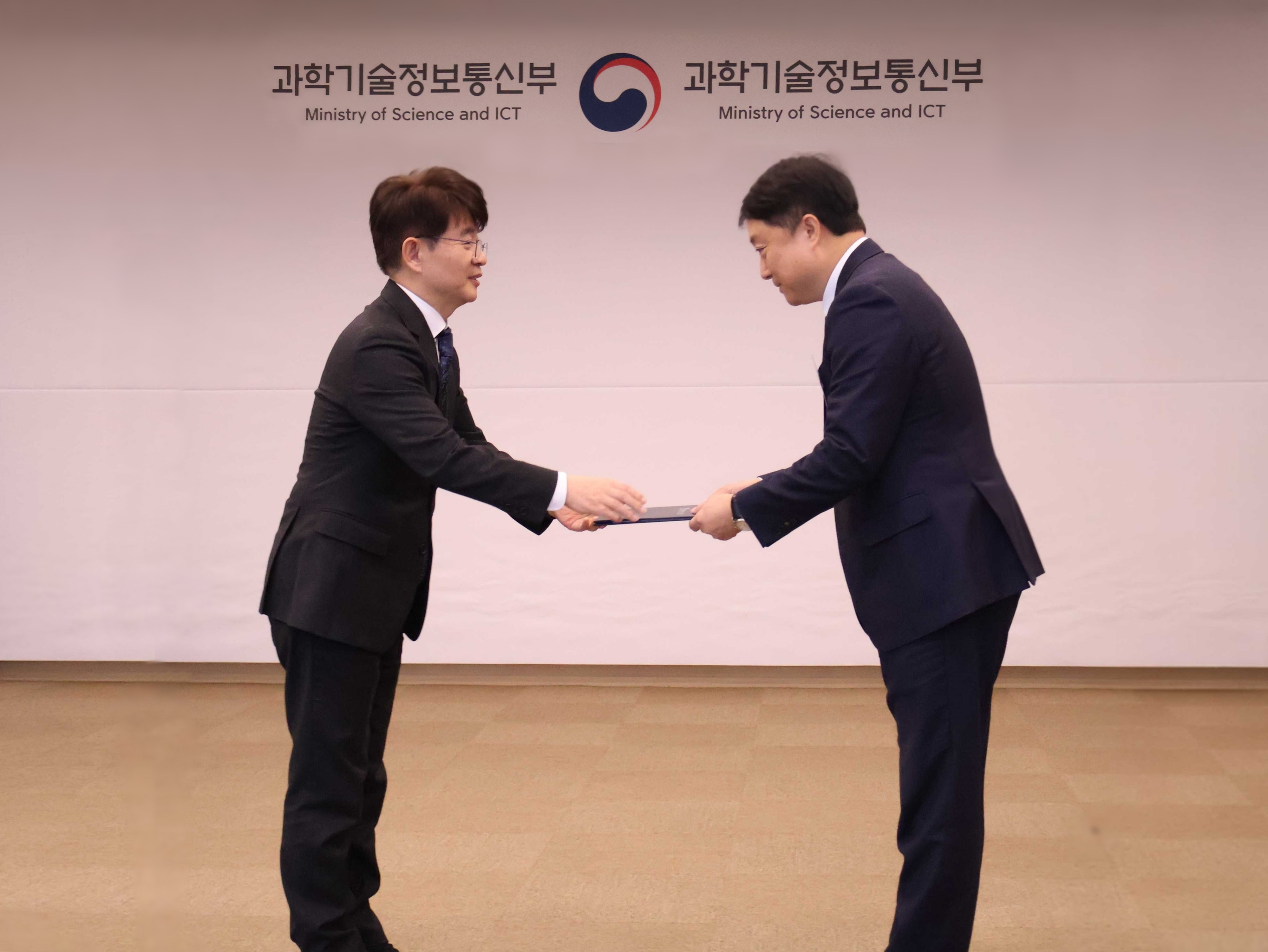 APAC Award D.AMO KMS